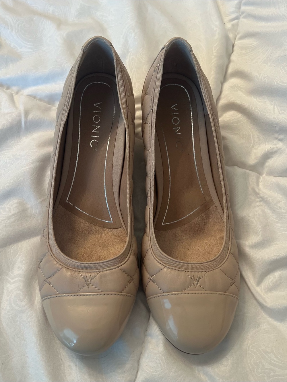 Vionic taupe tan brown heels size 8.5 like new
